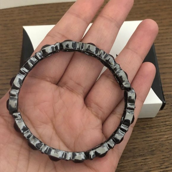 Avon garnet color bracelet - Picture 5 of 5